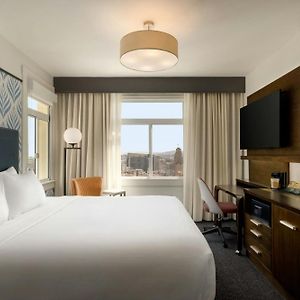 Corner King Room